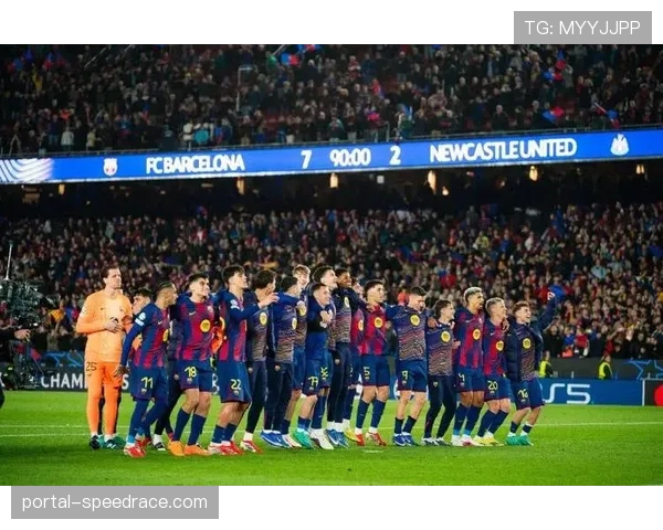 巴塞罗那街头千人集会,庆祝球队晋级欧冠八强